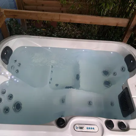 Le Bleu - Jacuzzi Lejlighed *